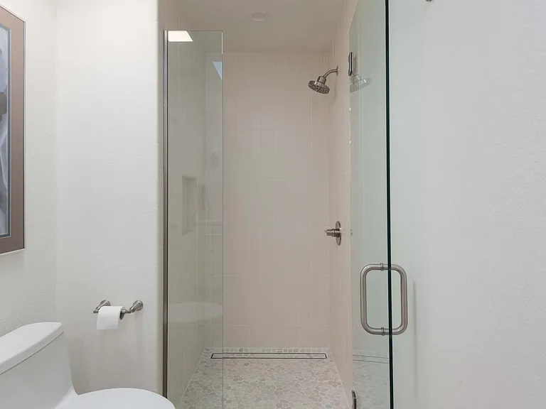 101 Columbia Dr — Photo 18