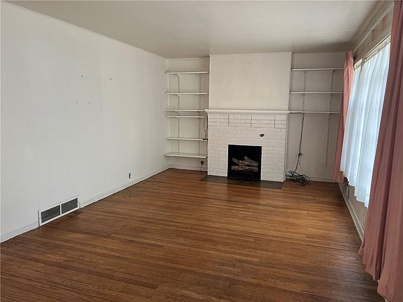5th image of 101 E 80th Ter