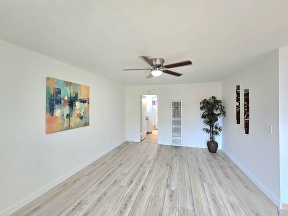 4th image of 3621 Emerald St #41