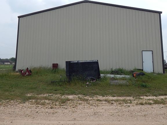 4th image of 966 Hwy 77 N