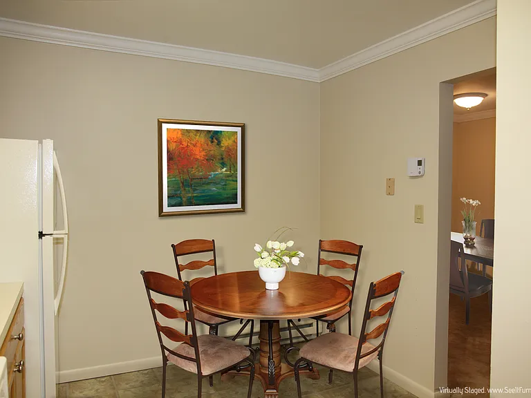 Royal Court Apartments — Photo 17