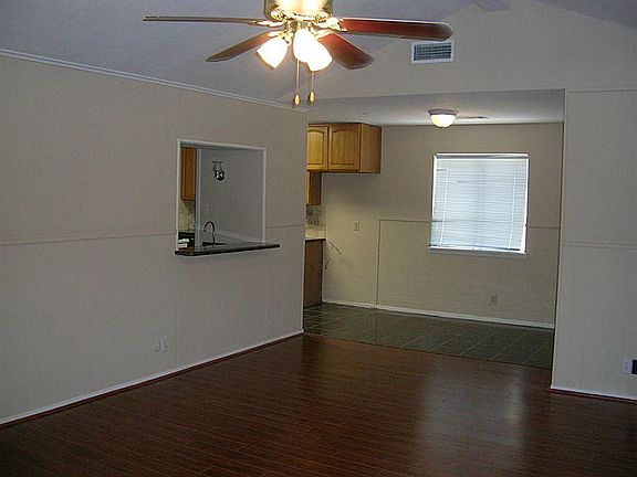4th image of 15342 Willowwind Cir