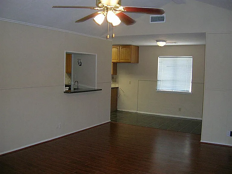 15342 Willowwind Cir — Photo 2