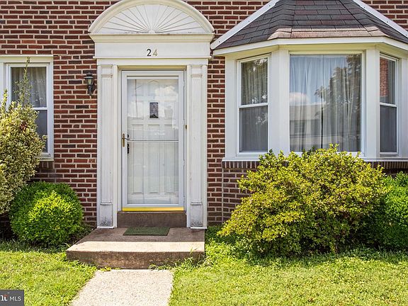 3rd image of 24 James Dr