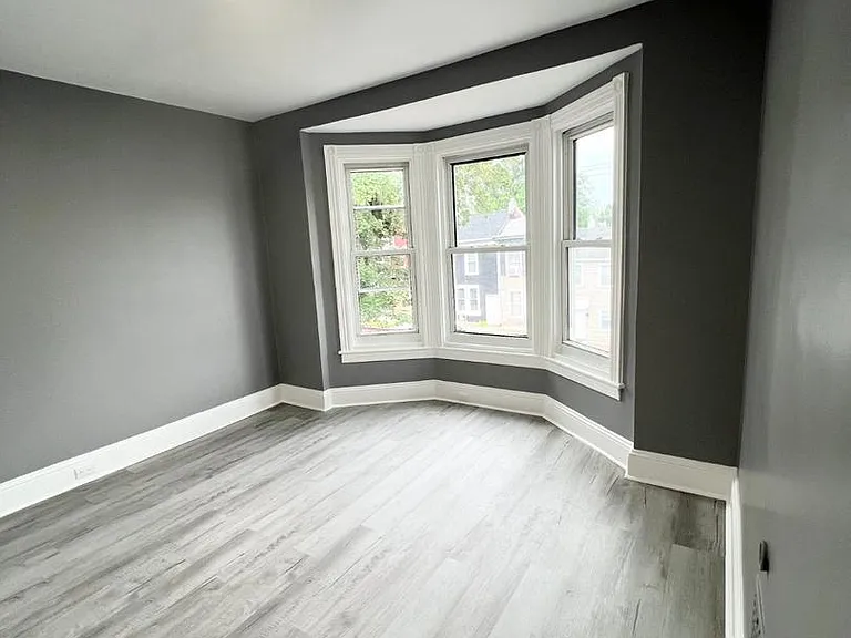 419 S 11th St — Photo 12
