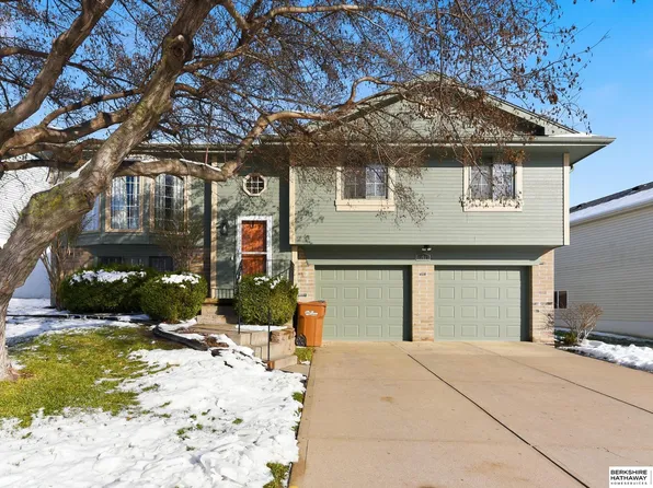 13513 S 32nd St, Bellevue, NE 68123