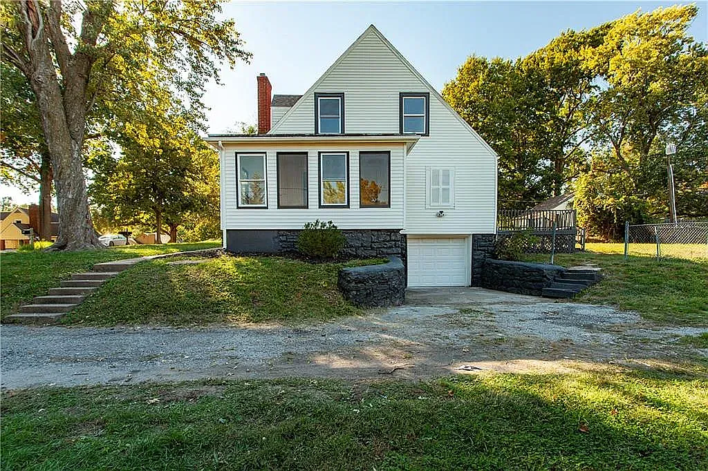 4 bed, 1952 sqft, $2,300 — Photo 4