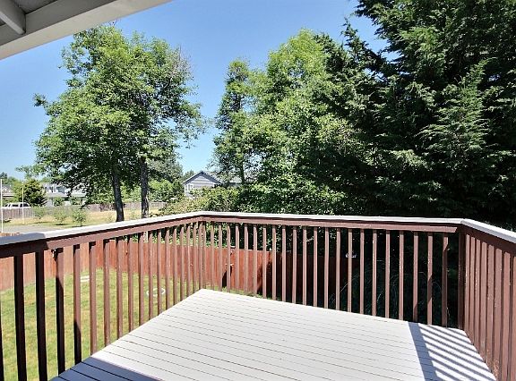 4th image of 15313 68th Avenue Ct E