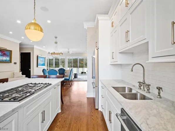 505 Harbor Dr, Williamstown, WV 26187