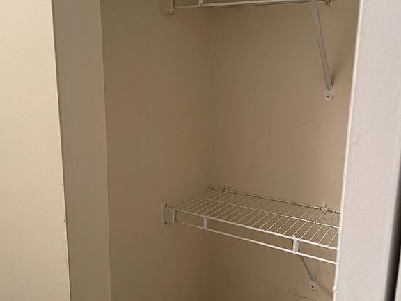 3rd image of 2817 Ridgecrest Dr