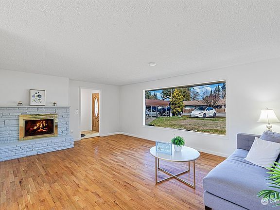 4th image of 5408 76th Street NE