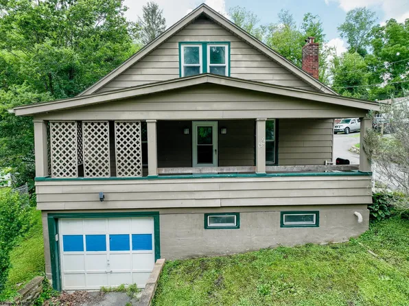 1307 Robin Ln, Fairmont, WV 26554