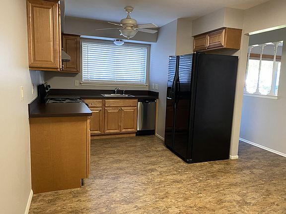 3rd image of 17562 Grettel Ave