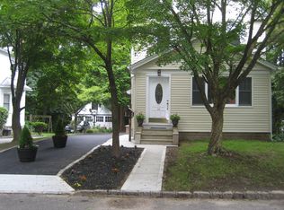 18 Franklin Rd, Great Neck, NY 11024