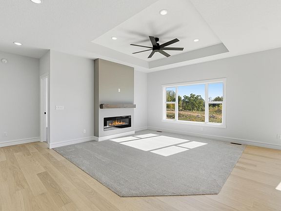 5th image of 1876 Aster Ct