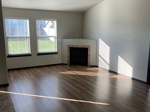 3rd image of 6010 Latah Ln