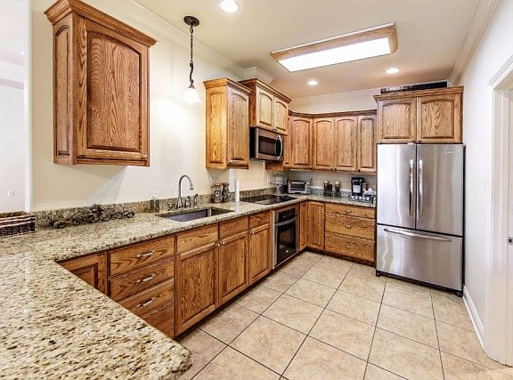5th image of 219 Hattie Virginia Dr