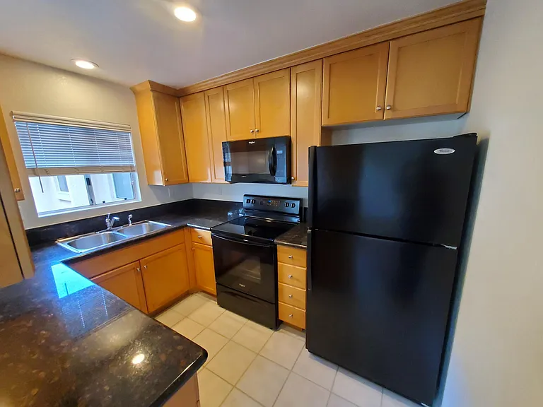 11353 Avenida De Los Lobos #G — Photo 8