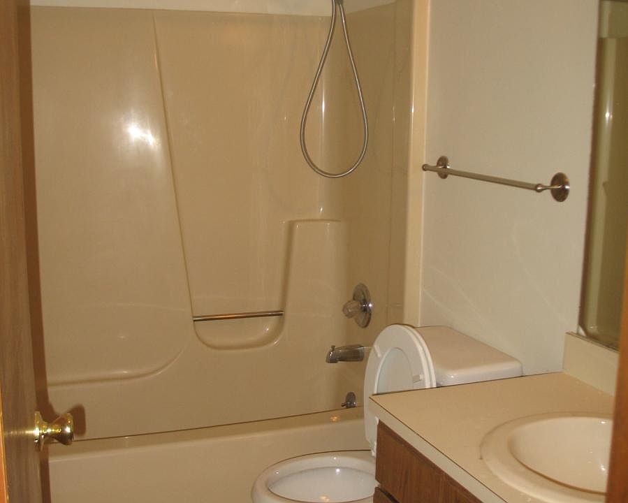 2nd image of 403 West St