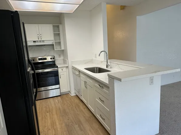 605 Mananai Pl, Honolulu, HI