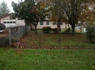 211 Highland Dr, Jacksboro, TN 37757