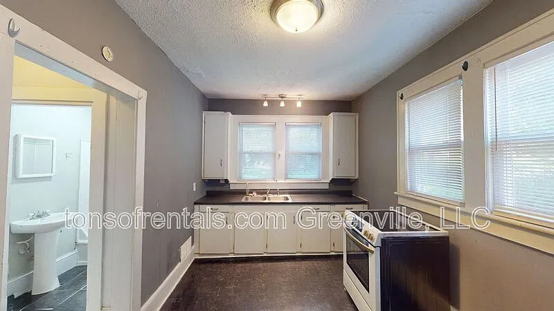 1 bed, 1.0 bath, 800 sqft, $850 — Photo 2