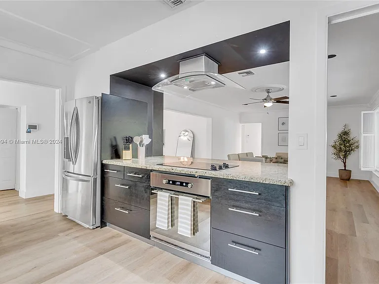 630 NE 117th St — Photo 32