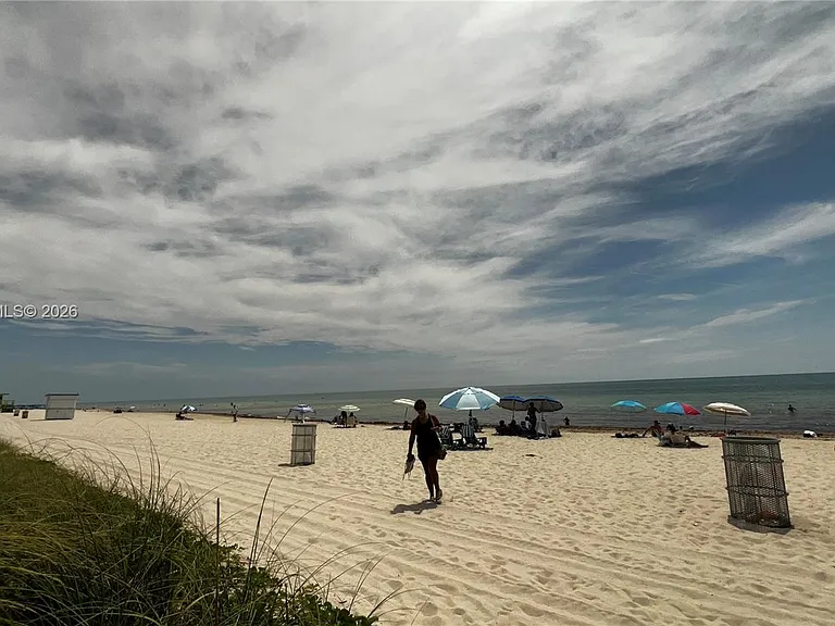 5445 Collins Ave #L3 — Photo 33