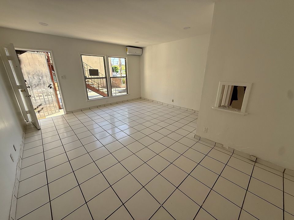 1st image of 7347 Bakman Ave #2