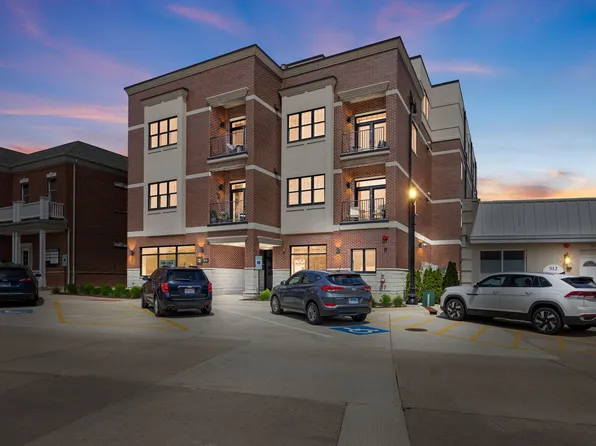514 Hillgrove Ave #202, Western Springs, IL 60558