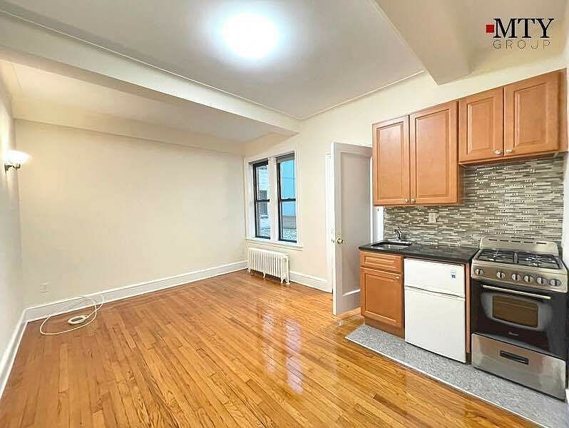 1st image of 155 E 52nd St APT 2K