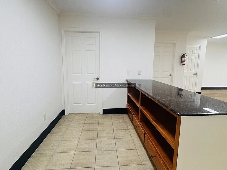 2907 Nederland Ave #107001002 — Photo 4