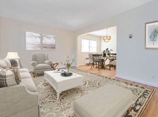 16 Palmer Pl, Valley Stream, NY 11580