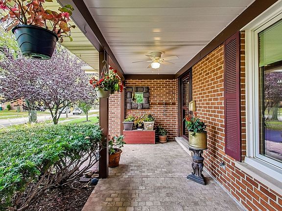 4th image of 1720 Christopher Dr