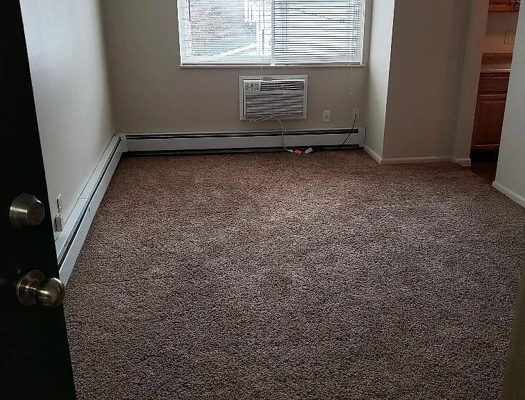 120 Riverside Ct #1-37 — Photo 3