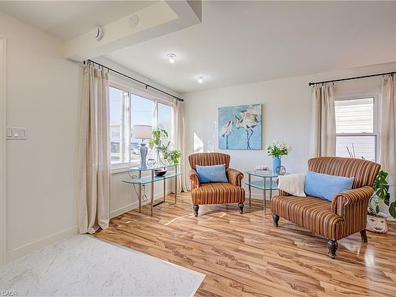 5th image of 85 Bell St