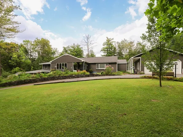 5840 Pierson Rd, Fayetteville, NY 13066