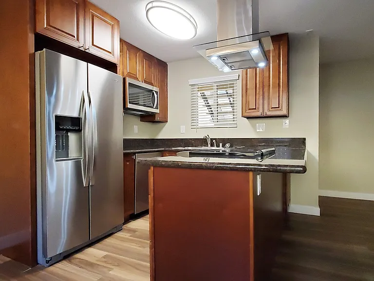 340 5th Ave — Photo 37
