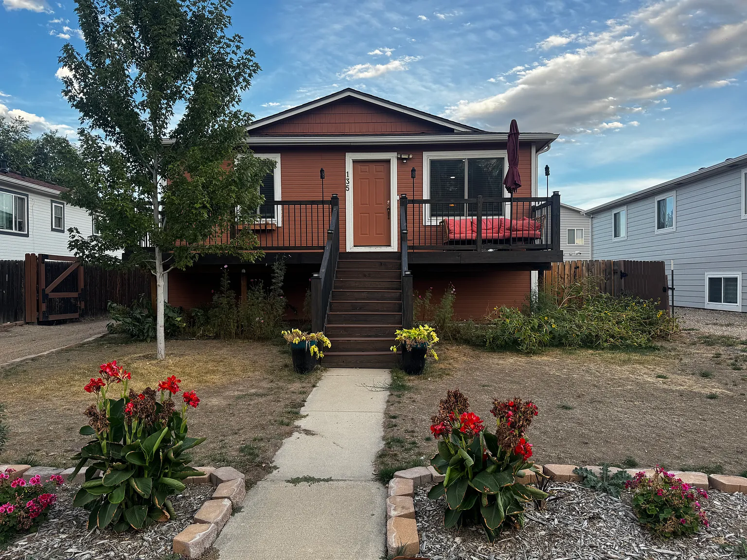 4 bed, 2322 sqft, $3,699 — Photo 2