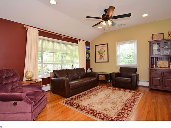 5th image of 604 Pennypacker Ave