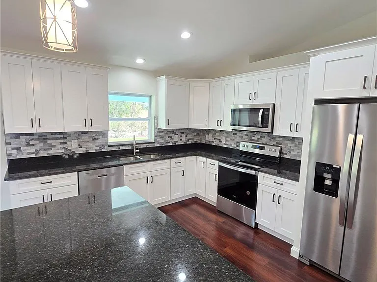 124 Clinton Ave — Photo 14