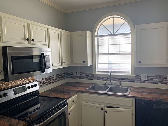 4th image of 70 Lake Barnett Dr