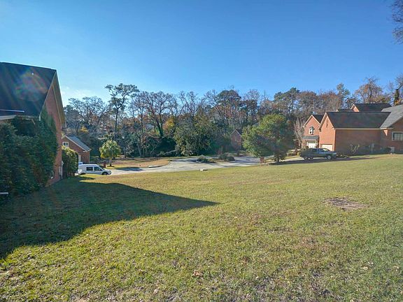 2nd image of 149 Berry Tree Ln