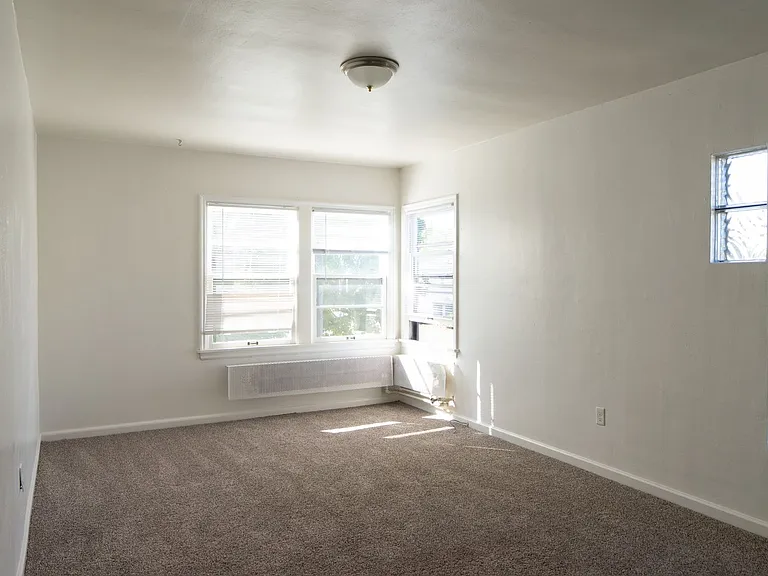 The Interurban Apartments — Photo 17