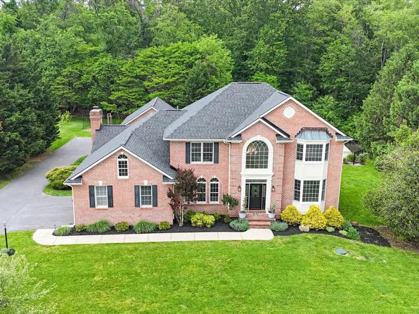 6618 Nahal Dr, Frederick, MD 21702