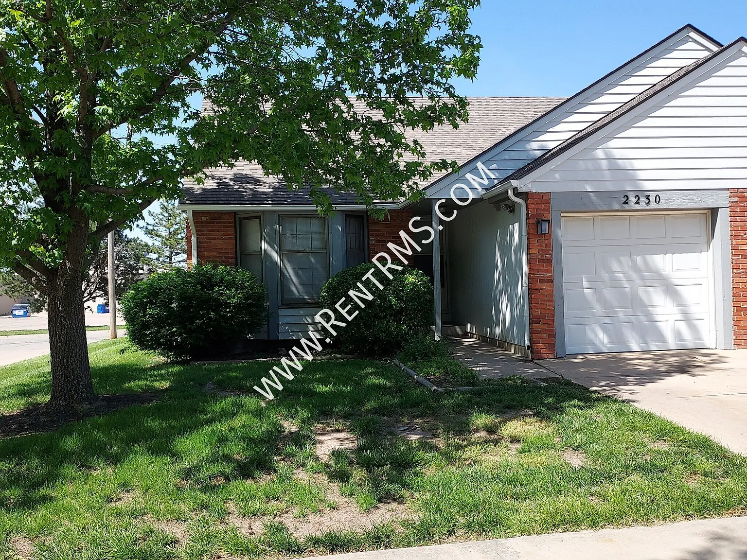2230 SW Westport Sq. - 3 BR 2 Bath — Photo 1
