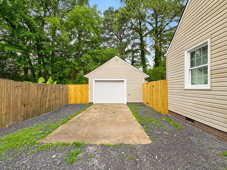 816 Martin Ave — Photo 19