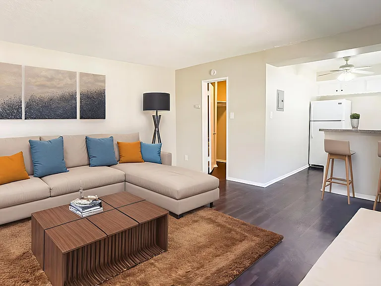 5565 Santa Anita Ave #6 — Photo 1