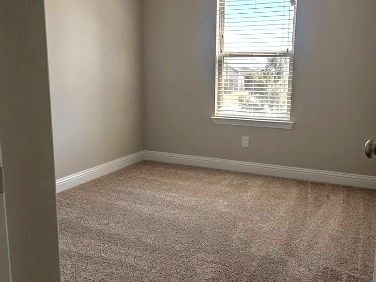 1426 Warringwood Dr — Photo 6
