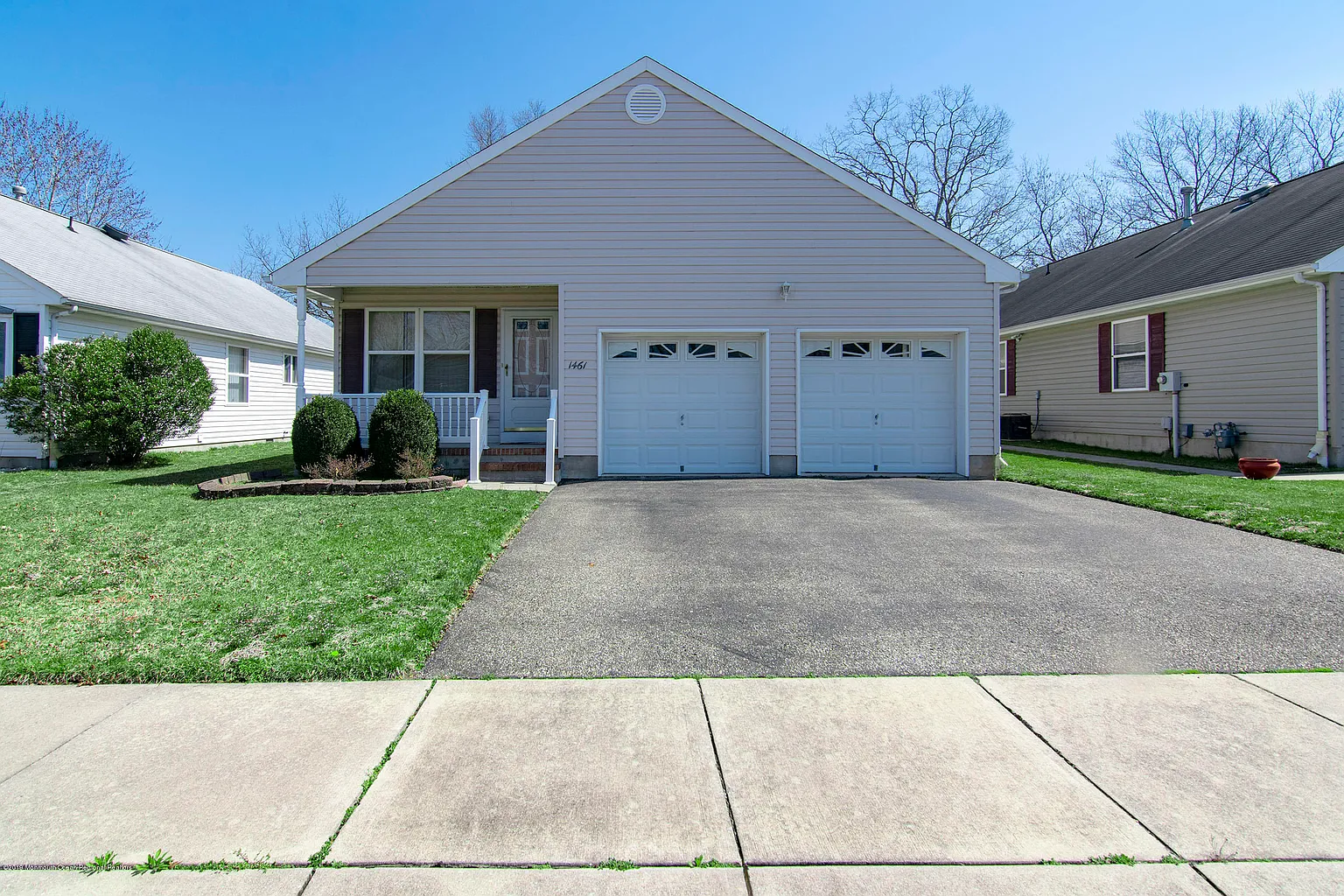 1461 Petunia Way S photo 1